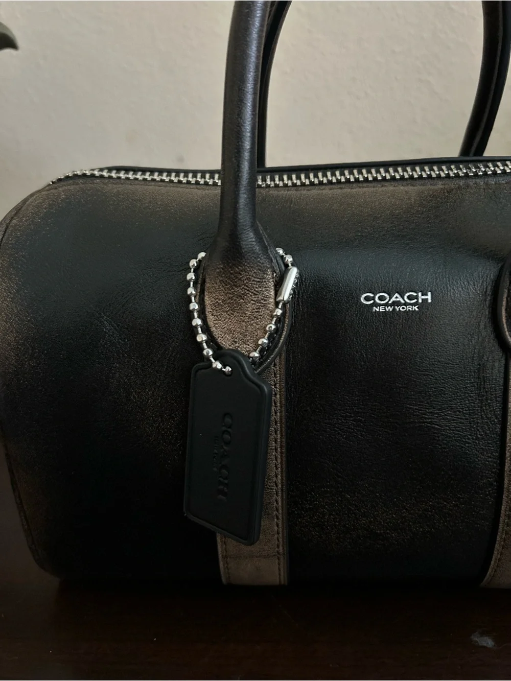 Coach Compass 25 Loved Leather bag - Picture 4 of 10
